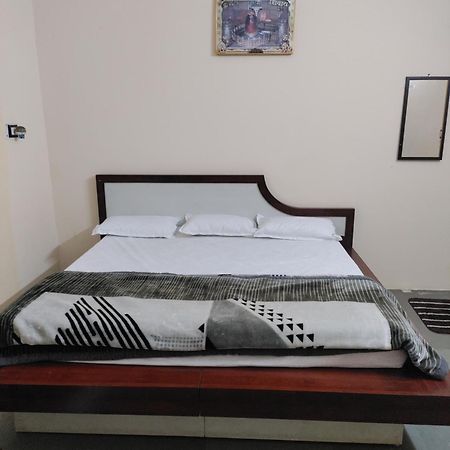 Ramashray Guest House Удджайн Экстерьер фото